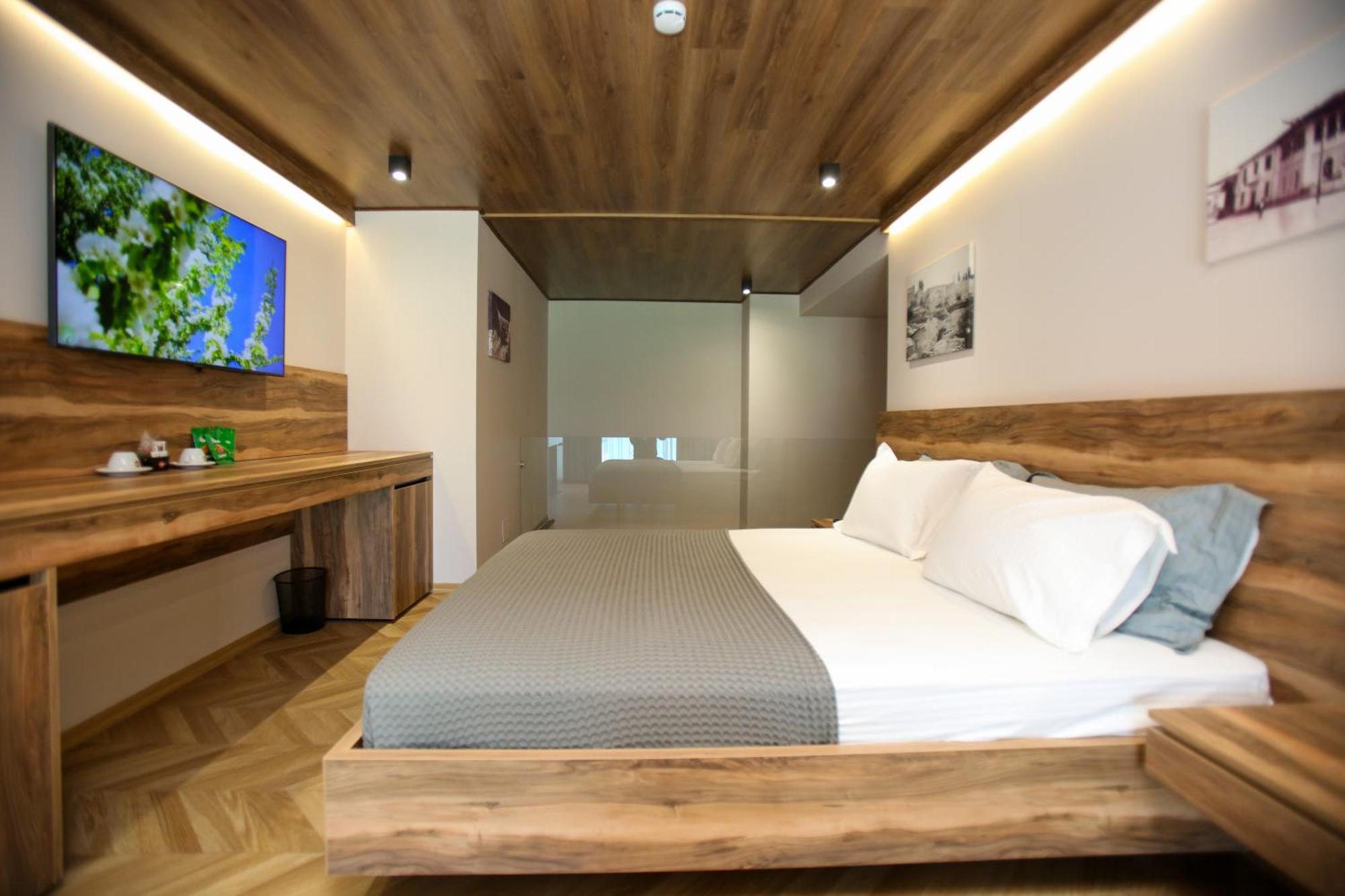 Belvedere & 4* Vlorë
